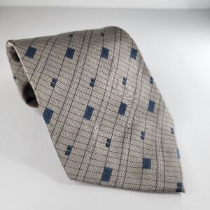 VAN HEUSEN Tan Silk Tie.